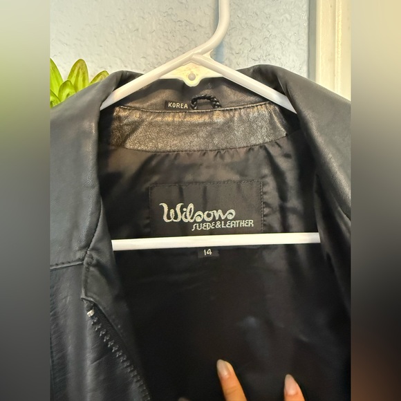 Vintage Wilson Women's Classic Black Leather Jacket—FITS SIZE 4/6 - Picture 3 of 4